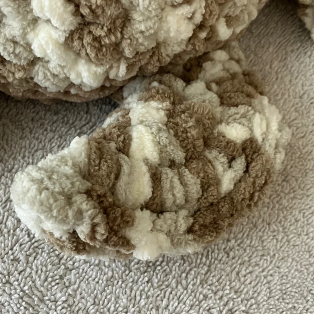 Plush Turtle Home Accent or kid’s toy in Cream and Brown acrylic yarn. New. - Picture 6 of 6